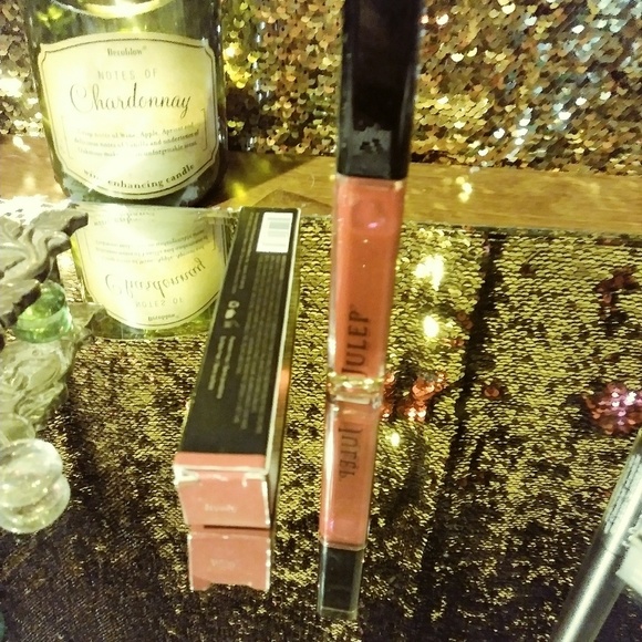 Makeup Bundle - Picture 3 of 3